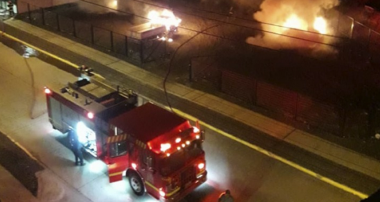 19 años de cárcel arriesgan sujetos por robar e incendiar vehículos en condominio de Punta Arenas