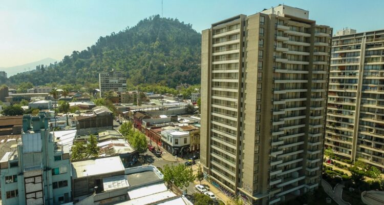 Inmobiliaria refuta a Jadue y descarta que fallo judicial permita demoler edificio en Bellavista