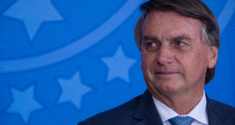 Jair Bolsonaro participa de marcha evangélica e ignora escándalos de corrupción en su gobierno