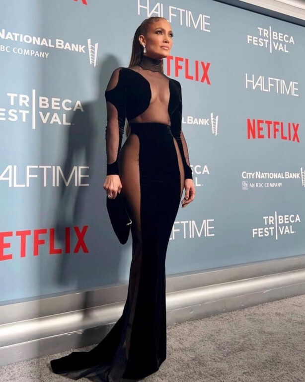 Jennifer Lopez presentando su documental