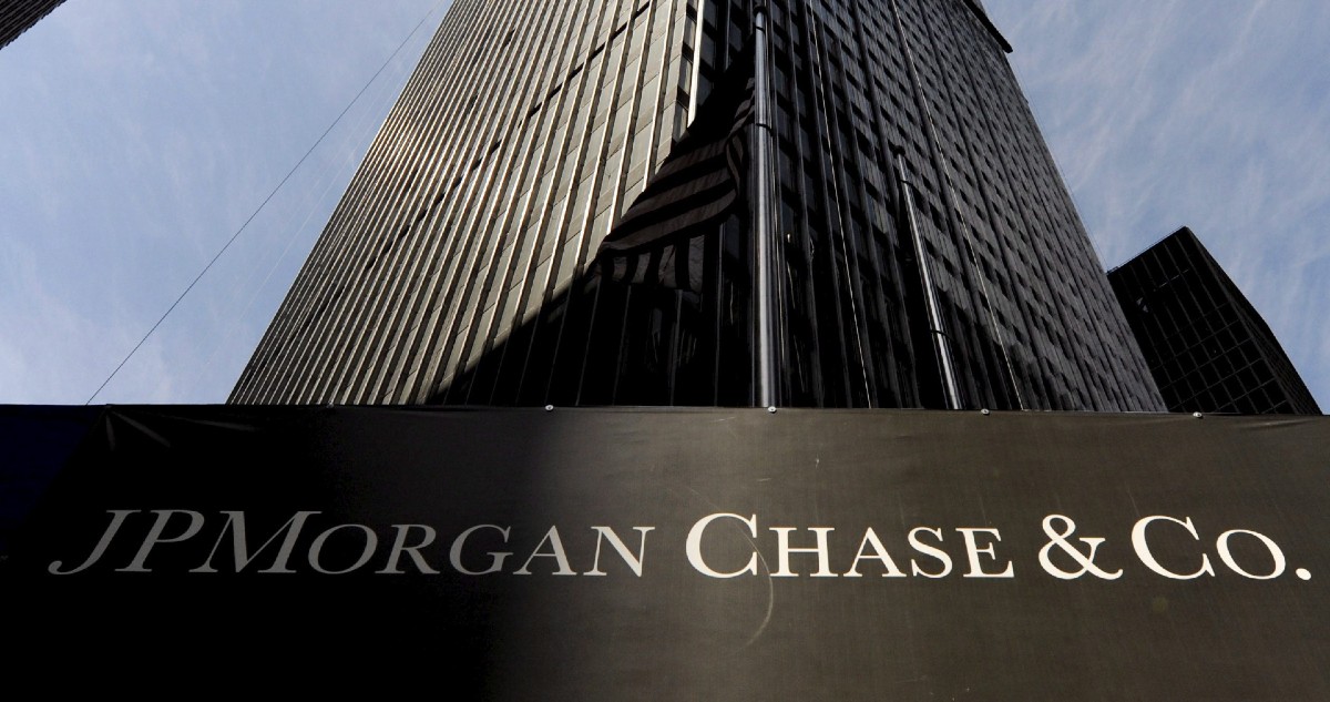 JP Morgan anuncia que cubrirá los viajes de sus empleadas a Estados que permitan el aborto legal