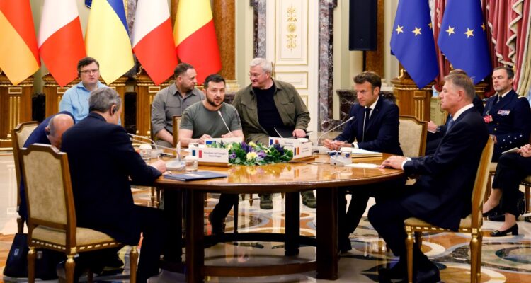 Los lideres europeos reunidos con Zelenski en Ucrania.