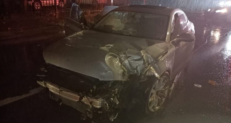 Lluvia en la RM provoca diversas consecuencias: accidente en La Florida y cortes de energía