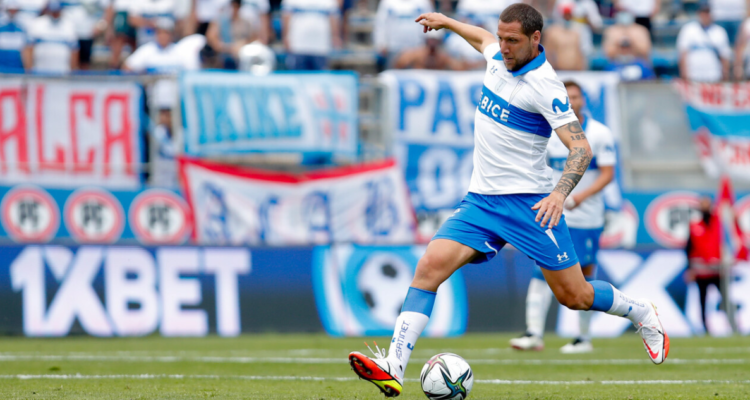 Luciano Aued jugando por Universidad Católica.