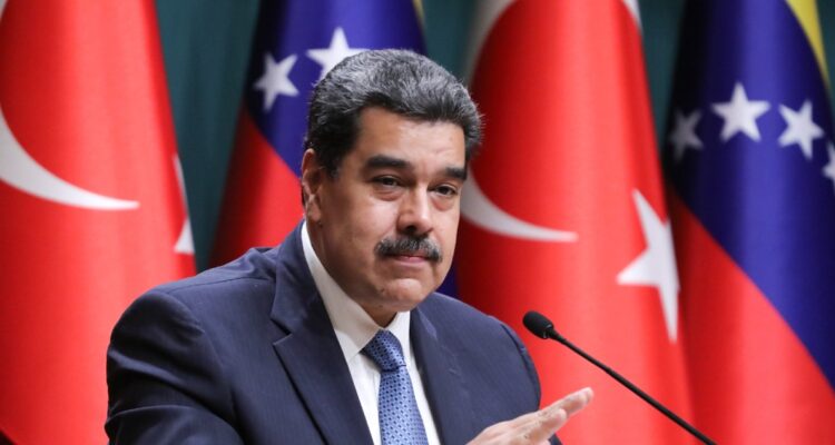 Maduro abre la puerta para que empresarios turcos inviertan en gas y petróleo en Venezuela