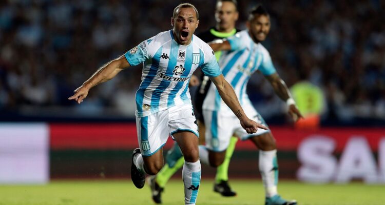 Marcelo Díaz estaría a detalles de regresar a Chile.