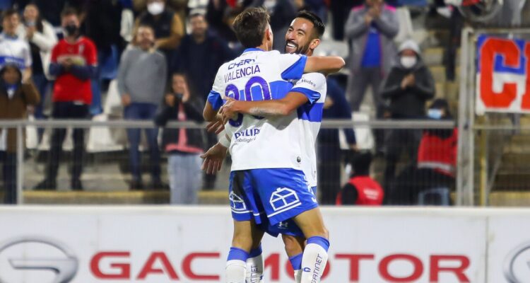 Mauricio Isla en su primer partido con la UC.