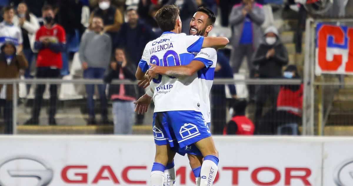 Mauricio Isla en su primer partido con la UC.