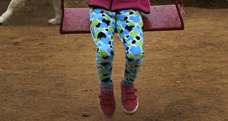 pareja violar abusar niña