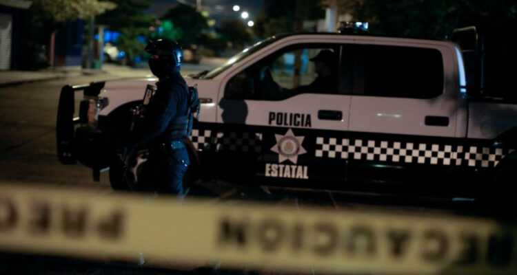 México turba de 200 personas golpea y quema vivo a asesor político acusado por rapto de menores