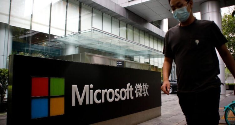 Más tecnológicas toman medidas en Rusia: IBM se irá del país y Microsoft reduce operaciones