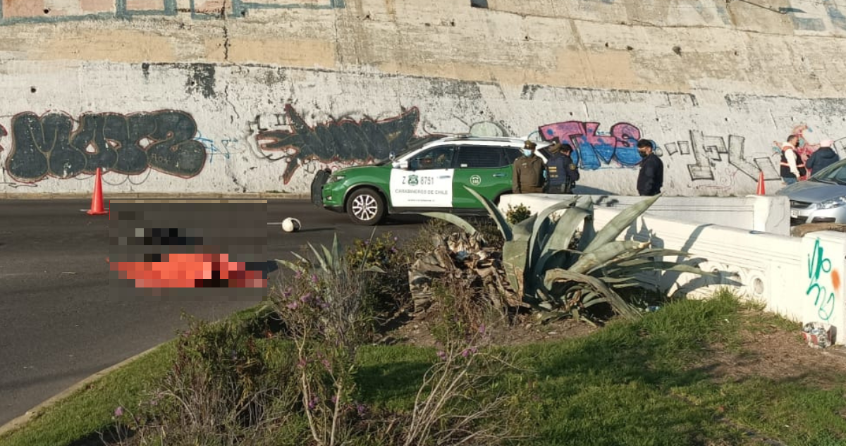 Motociclista muere tras chocar en Viña del Mar: acompañante fue trasladada al hospital