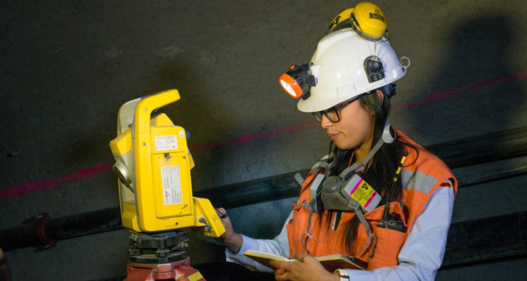 mujer y minería