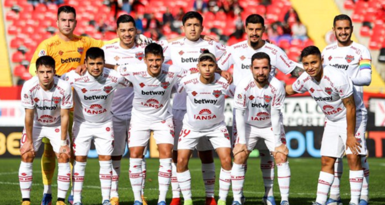 Ñublense sufre, pero vence a Independiente Cauquenes y logra acceder a los octavos de final de Copa Chile.