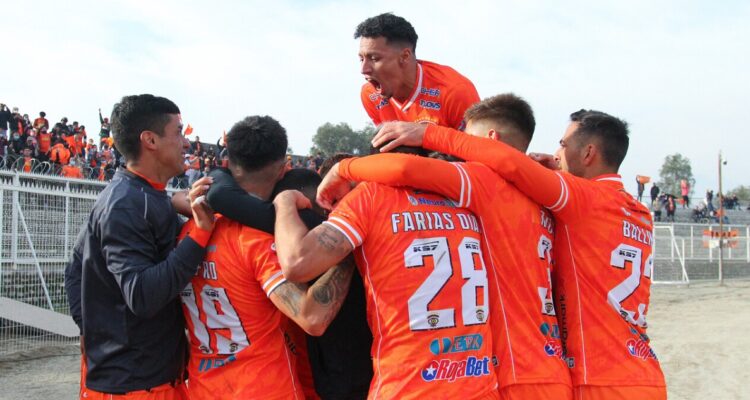 Palestino cayó en penales ante Cobreloa.