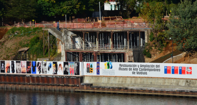 Constructora paraliza obras de MAC en Valdivia
