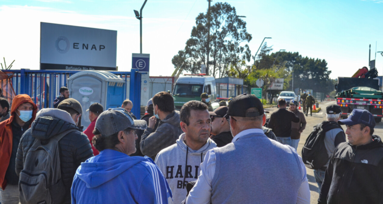 ENAP: parlamentarios piden reincorporar a trabajadores despedidos y revisión de la subcontratación
