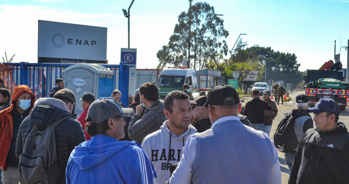 ENAP: parlamentarios piden reincorporar a trabajadores despedidos y revisión de la subcontratación