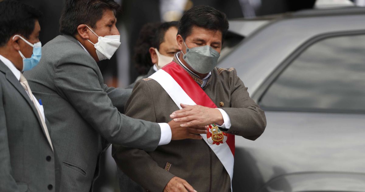 Perú presidente Pedro Castillo es interrogado en investigación por presunta corrupción