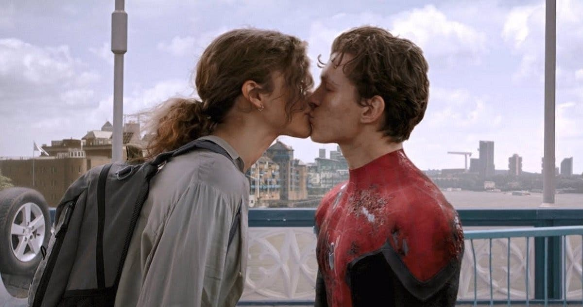zendaya-y-tom-holland-en-spiderman