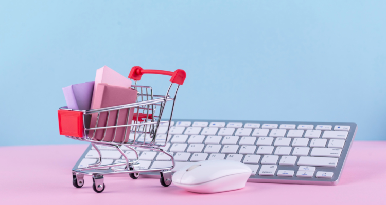 carrito-de-supermercado-y-teclado-de-computador-cyberday