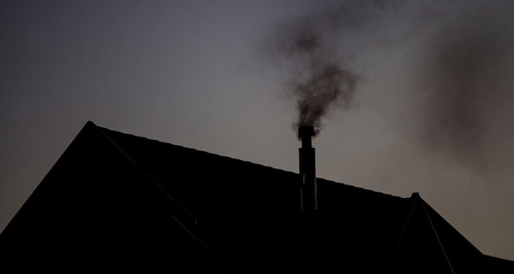 Decretan preemergencia ambiental para Los Ángeles