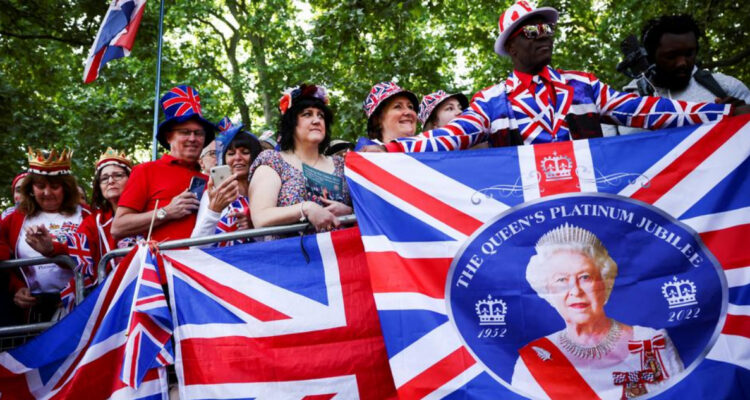 70 años del reinado de Isabel II: Reino Unido celebra a la monarca que ha batido numerosos récords