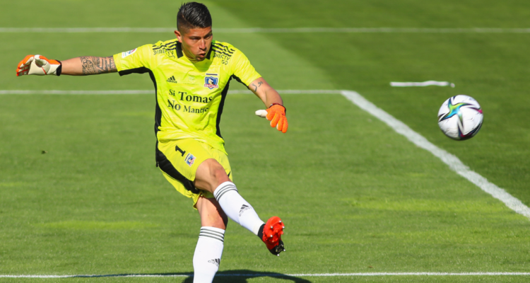 Colo Colo renueva contrato con Brayan Cortés.