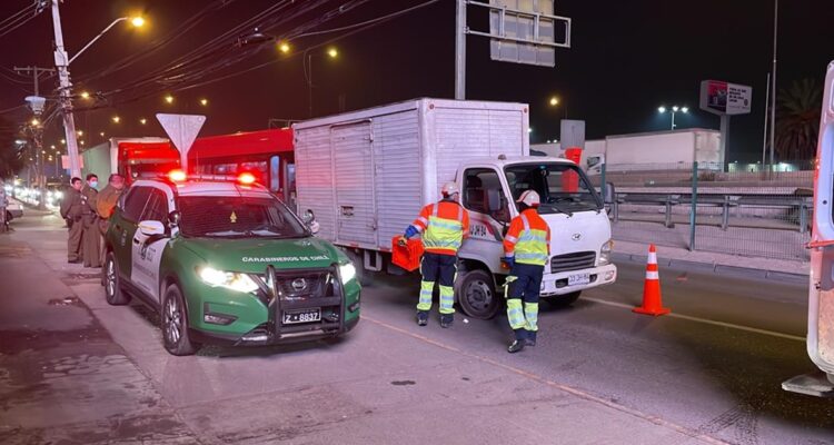 Investigan robo de camión en Maipú: chofer fue secuestrado y abandonado en Padre Hurtado