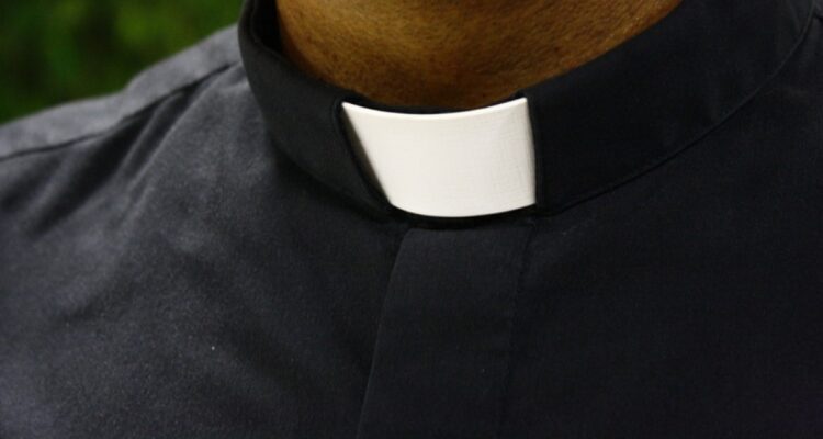 Sacerdote culpable de abuso sexual