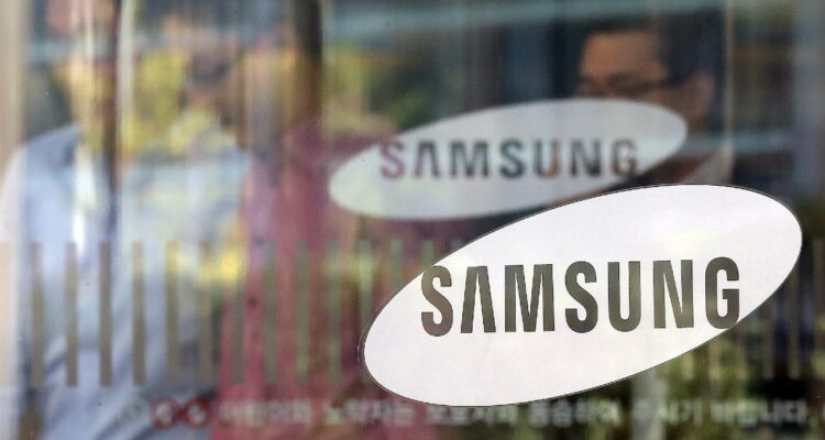 En Australia multan a Samsung por “engañar” a clientes respecto a resistencia de celulares al agua