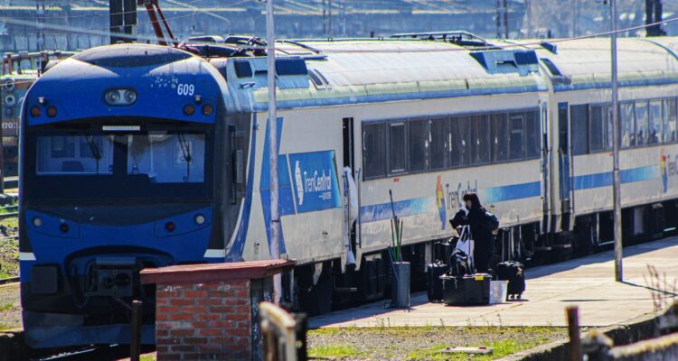 Servicios de tren entre Santiago y Chillán