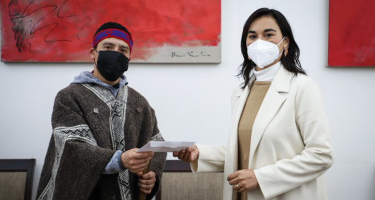 siches se reúne con mensajeros de comunidades mapuches