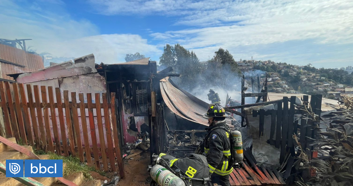 Al menos tres viviendas afectadas deja incendio en sector alto de Viña ...