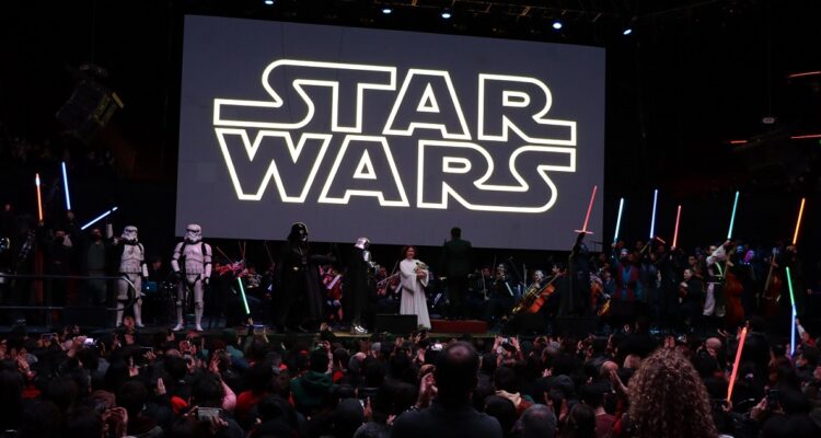 pantalla star wars, personajes y musicos