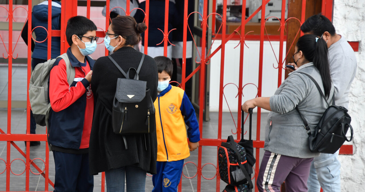 Suspenden clases en Antofagasta por humo tóxico