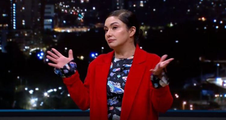 Paz Bascuñán hablando en el programa Podemos Hablar.