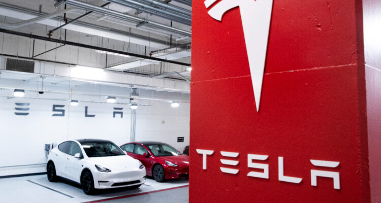 Tesla despide a 200 trabajadores tras anuncio de Elon Musk sobre reducción de plantilla