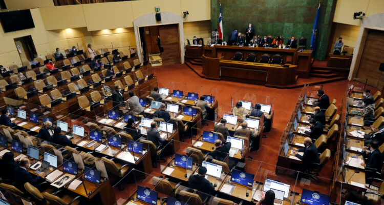 Comisión de Constitución aprobó test de drogas a diputados: resultados serán confidenciales
