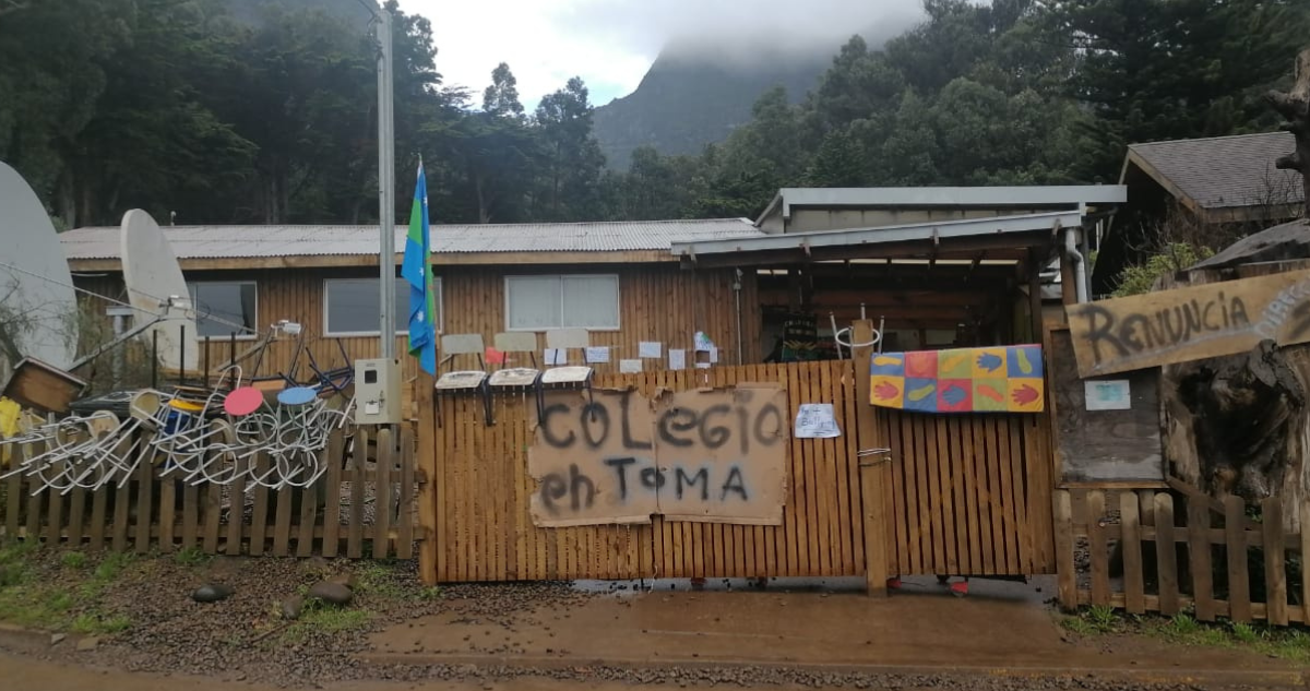 toma colegio Juan Fernández
