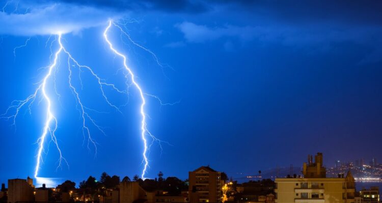 Pronostican tormentas eléctricas para algunas regiones de Chile