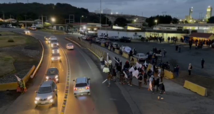 Trabajadores exigen modernizar empresa Codelco Ventana y paralizan actividades de faena