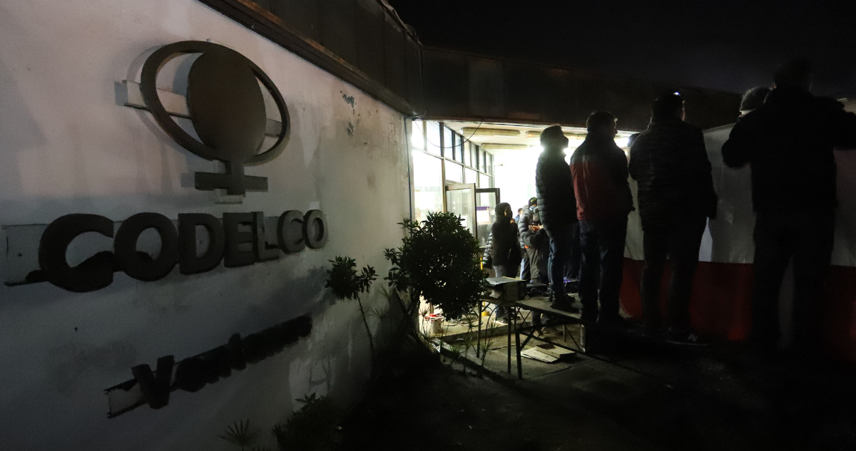 Trabajadores de Codelco confirman paro nacional y aseguran que impedirán cierre de Ventanas