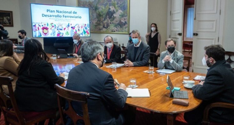 Trenes reunión en La Moneda