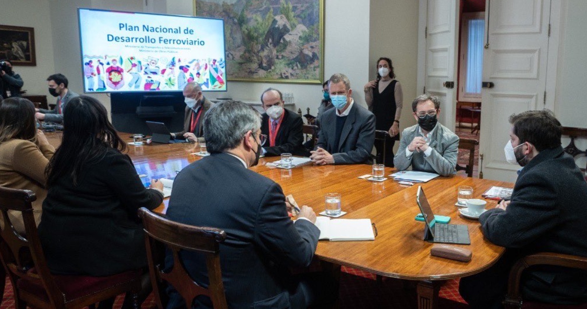 Trenes reunión en La Moneda
