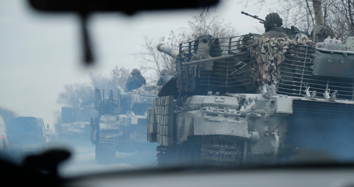 Tanques ucranianos desplazándose cerca de Severodonetsk.