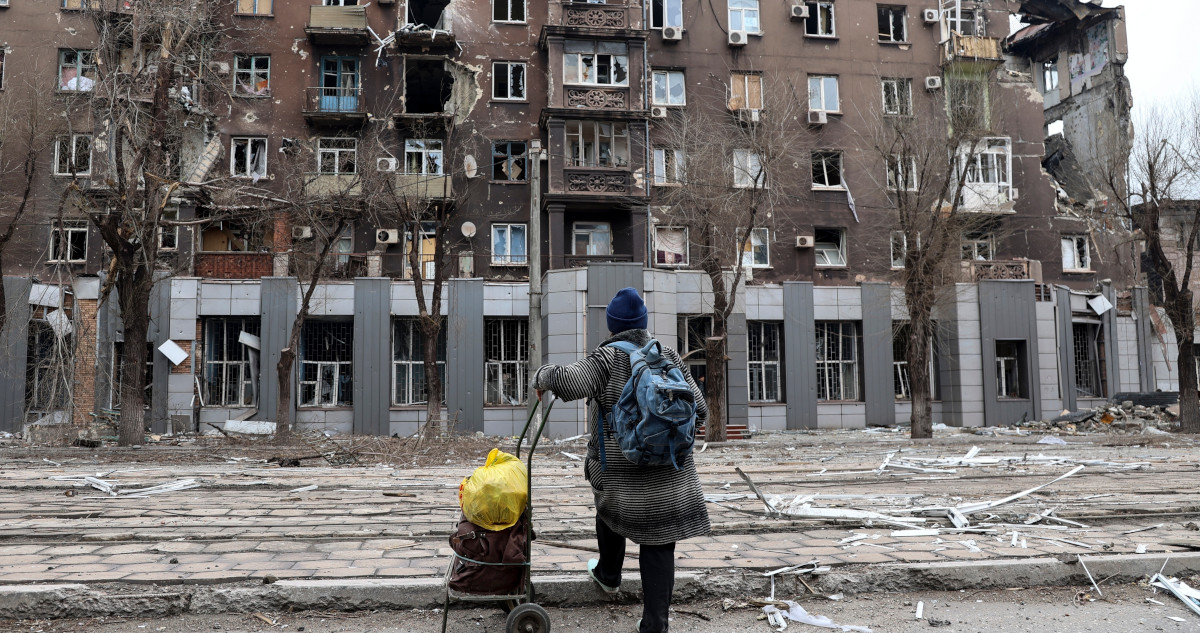 Escena de guerra en Mariupol, Donetsk.
