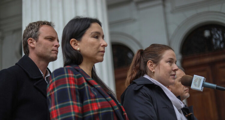 “Validar un vicio” y “daño irreversible”: UDI, Republicanos e Independientes no votarán transitorias