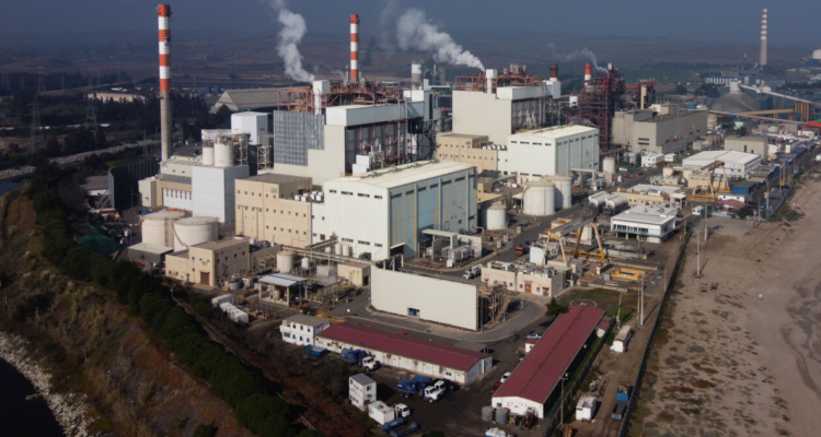 Senado invita a sesión especial por cierre de Ventanas a la ministra Rojas y alcalde de Puchuncaví.