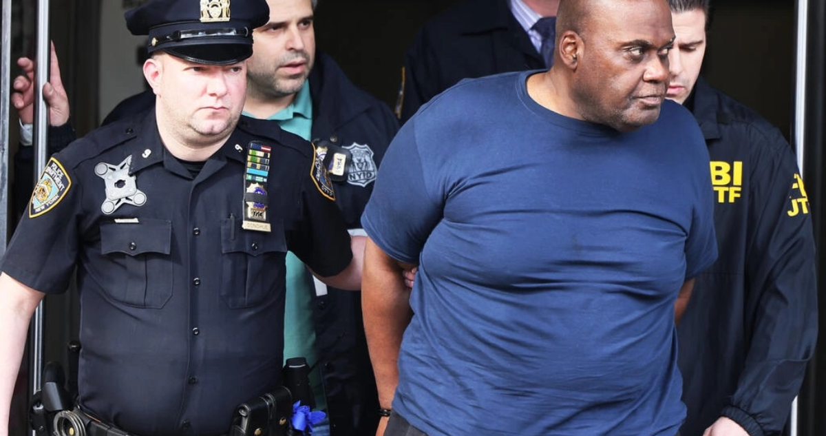 Víctima de tiroteo en metro de Nueva York se querella contra fabricante de armas Glock